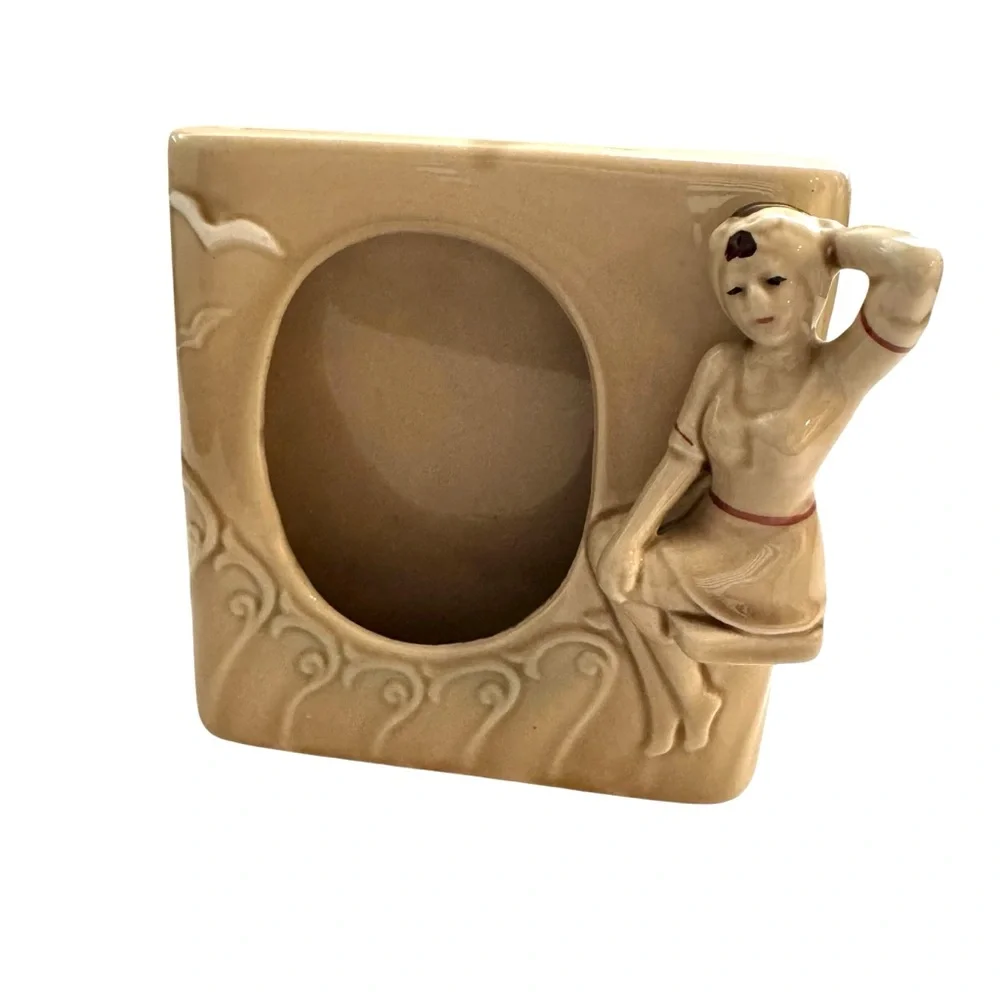 Vintage Tan Ceramic Picture Frame with Figurine Enesco 1979 beach house